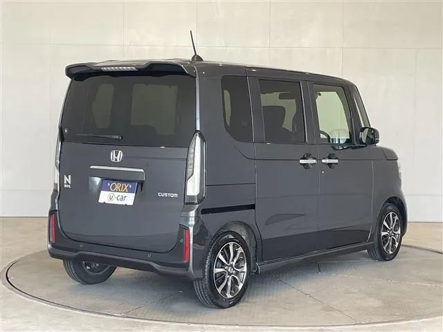 N BOX カスタム(ホンダ)の車両写真