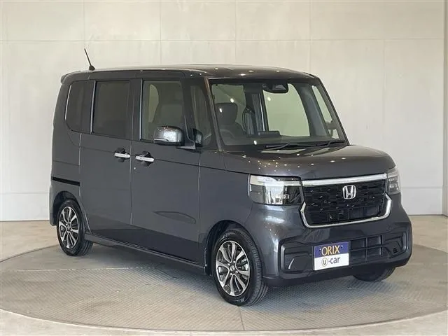 N BOX カスタム(ホンダ)の車両写真