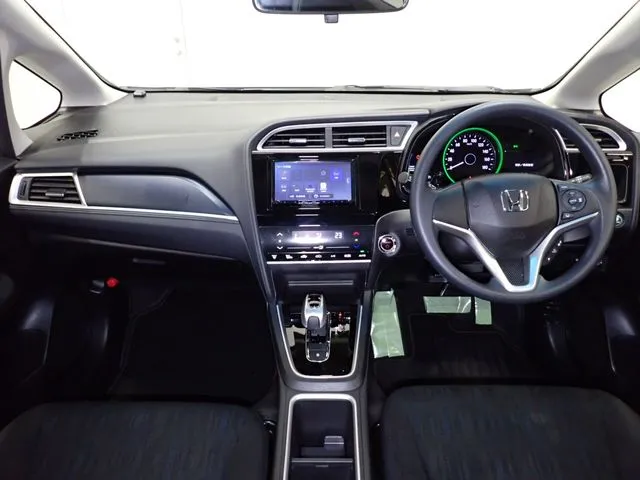 ホンダ　シャトル　ハイブリッド　４ＷＤ