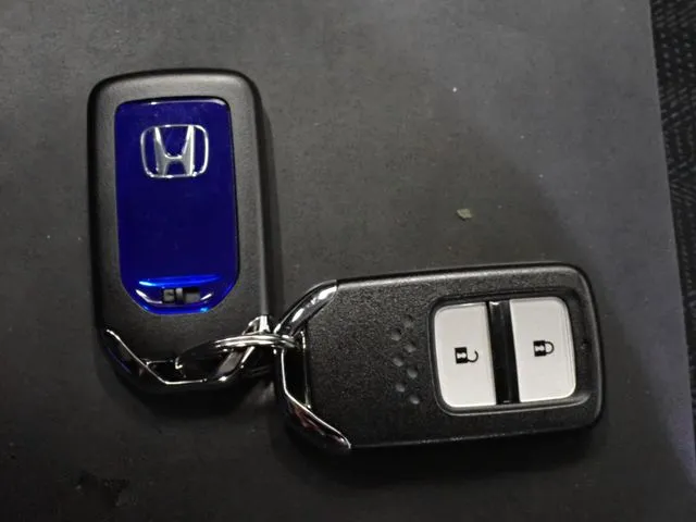 ホンダ　シャトル　ハイブリッド　４ＷＤ