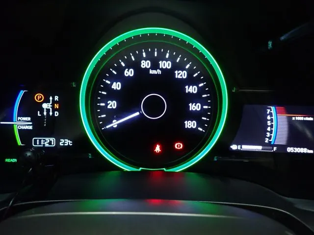 ホンダ　シャトル　ハイブリッド　４ＷＤ