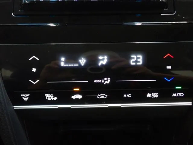 ホンダ　シャトル　ハイブリッド　４ＷＤ