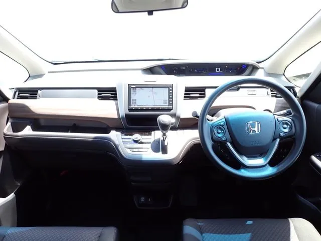 フリード（ホンダ）の車両写真