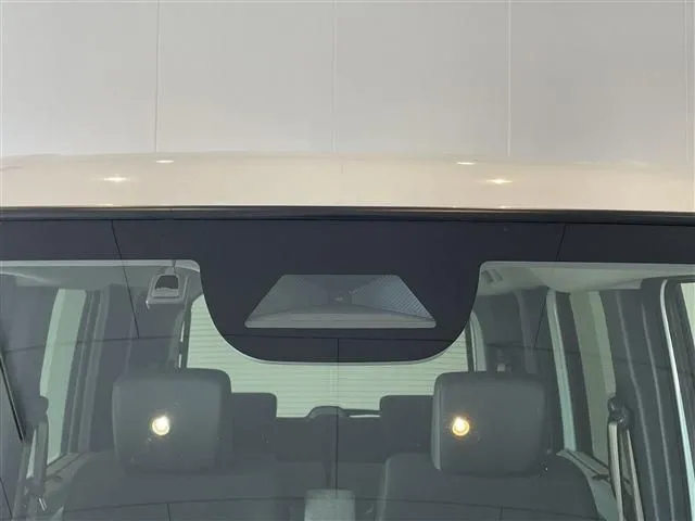 N BOX(ホンダ)の車両写真