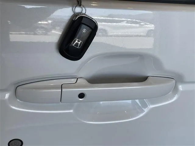 N BOX(ホンダ)の車両写真
