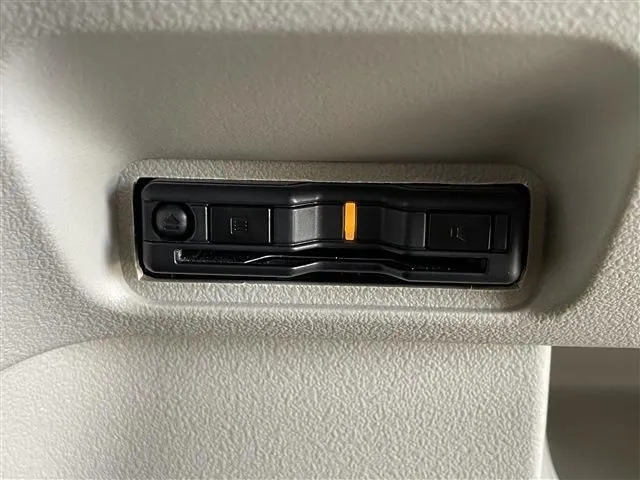 N BOX(ホンダ)の車両写真