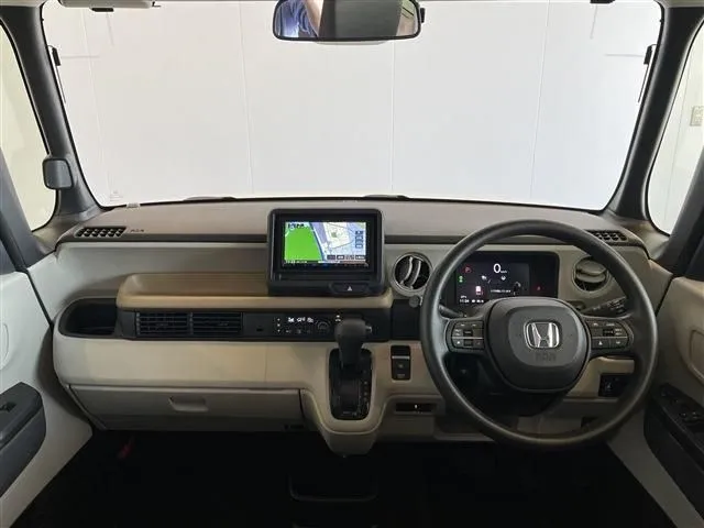 N BOX(ホンダ)の車両写真