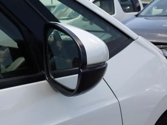 フィット　ｅ：ＨＥＶ（ホンダ）の車両写真