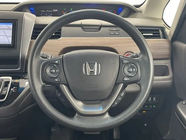 フリードプラス　ハイブリッド（ホンダ）の車両写真