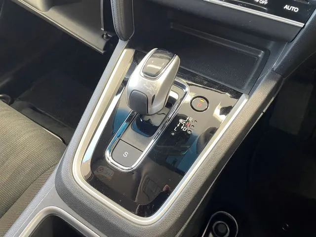シャトル　ハイブリッド（ホンダ）の車両写真