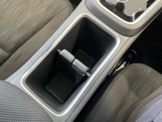 シャトル　ハイブリッド（ホンダ）の車両写真