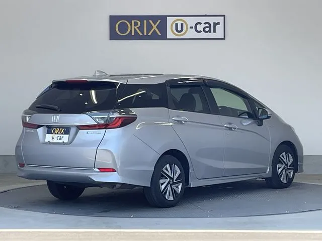 シャトル　ハイブリッド（ホンダ）の車両写真