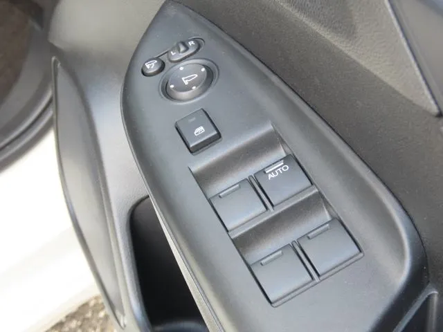 シャトル　ハイブリッド（ホンダ）の車両写真