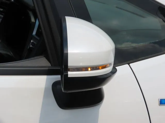 シャトル　ハイブリッド（ホンダ）の車両写真