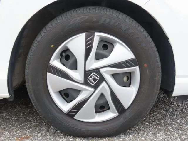 フリードプラス　ハイブリッド（ホンダ）の車両写真
