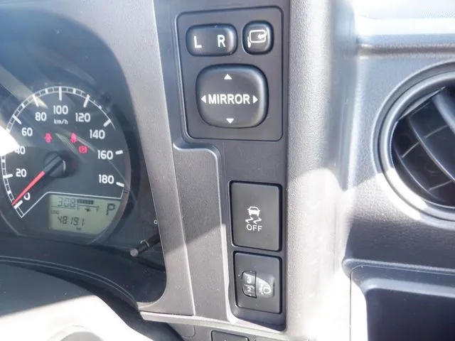 サクシードバン　２ＷＤ（トヨタ）の車両写真
