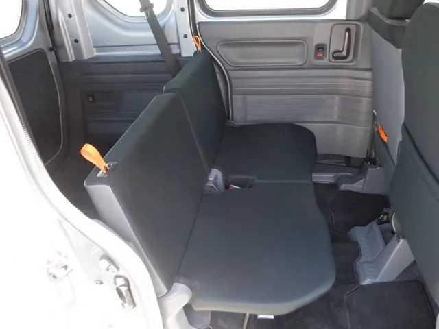 N-VAN(ホンダ)の車両写真