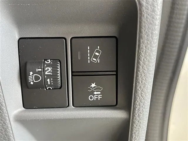 N-VAN(ホンダ)の車両写真