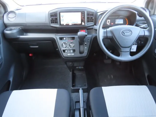ミラ　イース（ダイハツ）の車両写真