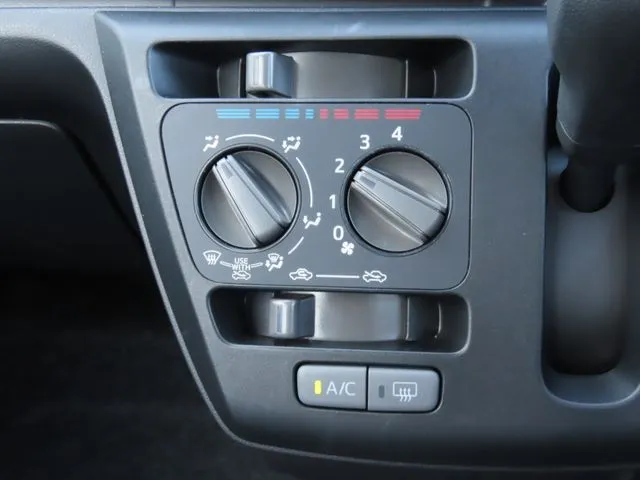 ミラ　イース（ダイハツ）の車両写真