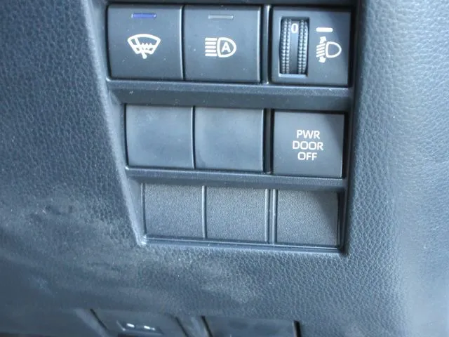 ノア 4WD(トヨタ)の車両写真