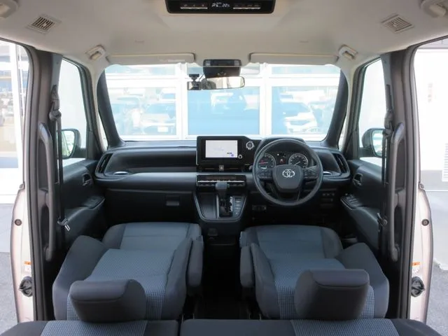 ノア 4WD(トヨタ)の車両写真