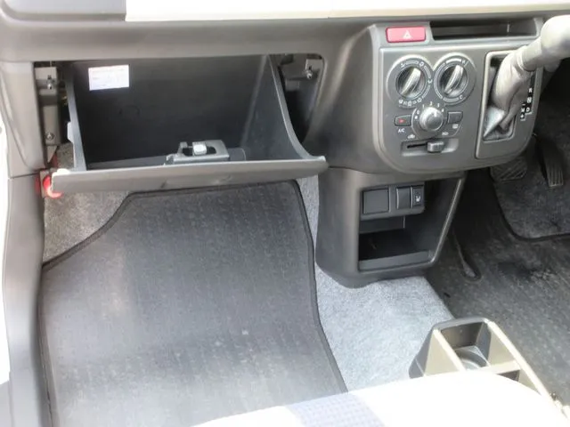 アルト 4WD(スズキ)の車両写真