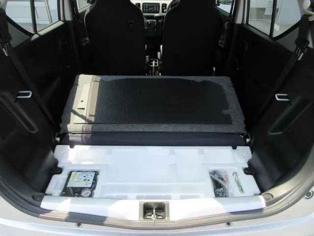 アルト 4WD(スズキ)の車両写真