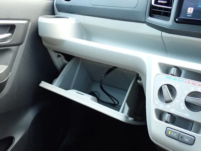 ミラ イース(ダイハツ)の車両写真