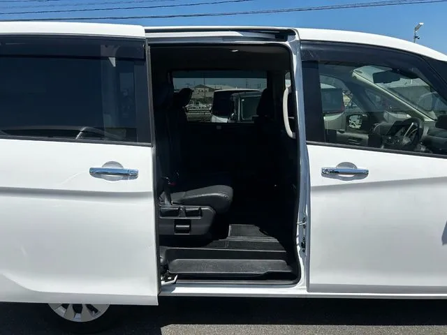 ニッサン セレナ Sハイブリッド