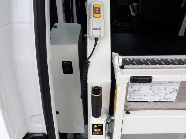 ニッサン NV200バネットバン