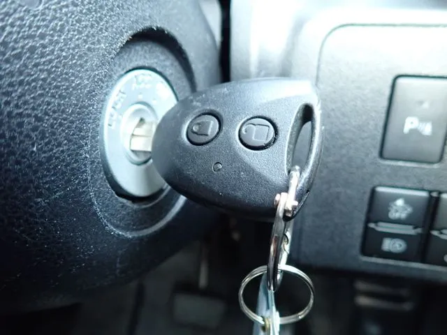 ミラ　イース（ダイハツ）の車両写真
