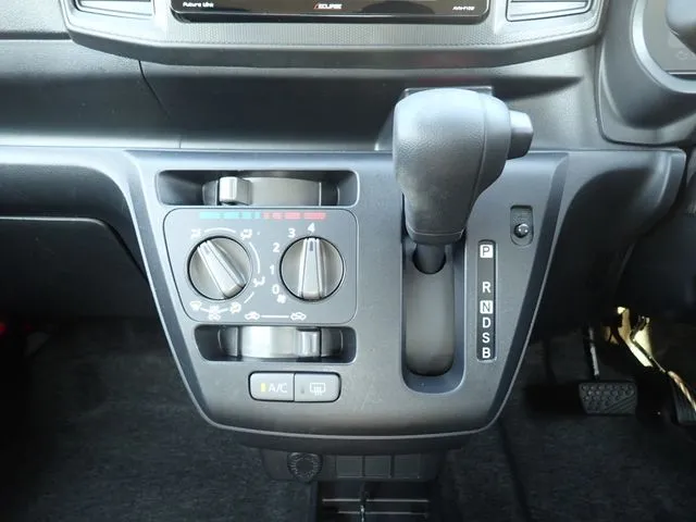 ミラ　イース（ダイハツ）の車両写真