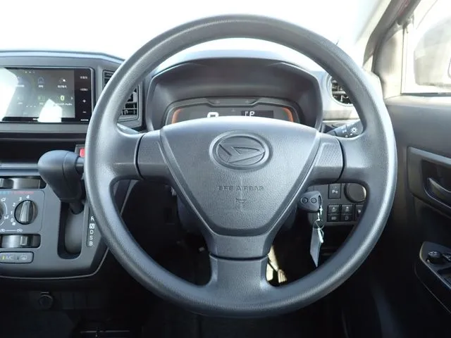 ミラ　イース（ダイハツ）の車両写真