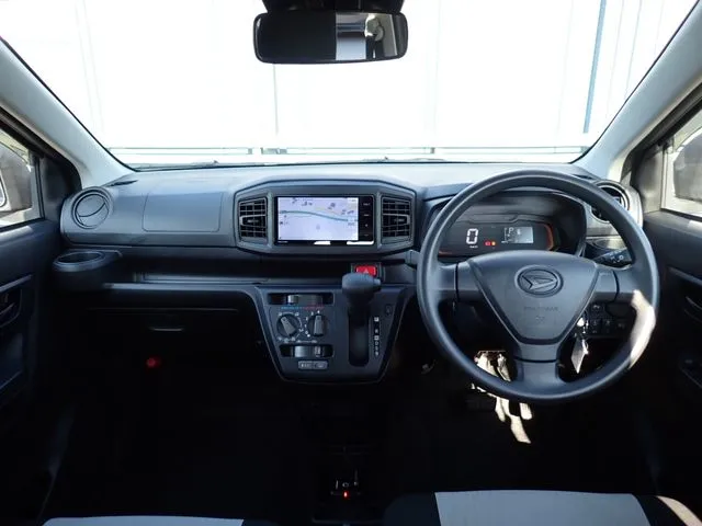 ミラ　イース（ダイハツ）の車両写真