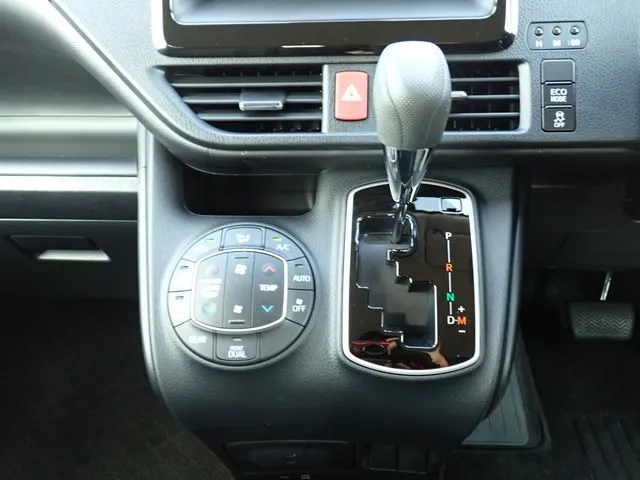 ノア　４ＷＤ（トヨタ）の車両写真