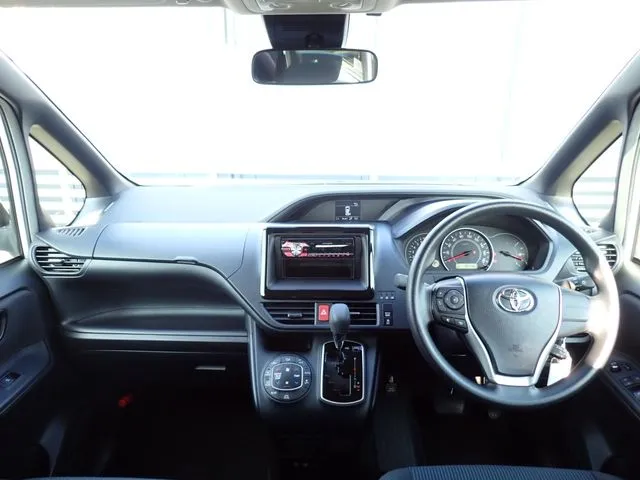 ノア　４ＷＤ（トヨタ）の車両写真