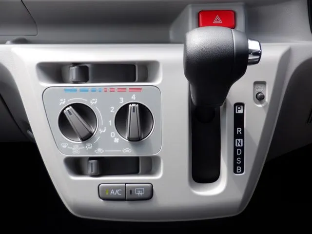 ミラ イース(ダイハツ)の車両写真