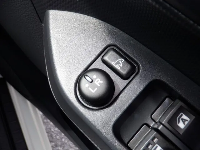 ミラ イース(ダイハツ)の車両写真
