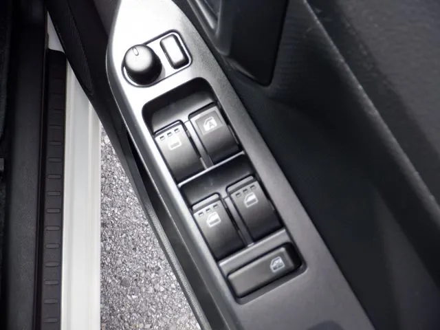 ミラ イース(ダイハツ)の車両写真