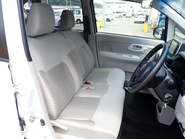ムーヴ(ダイハツ)の車両写真