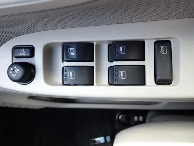 ムーヴ(ダイハツ)の車両写真