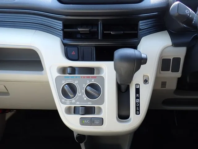 ムーヴ(ダイハツ)の車両写真