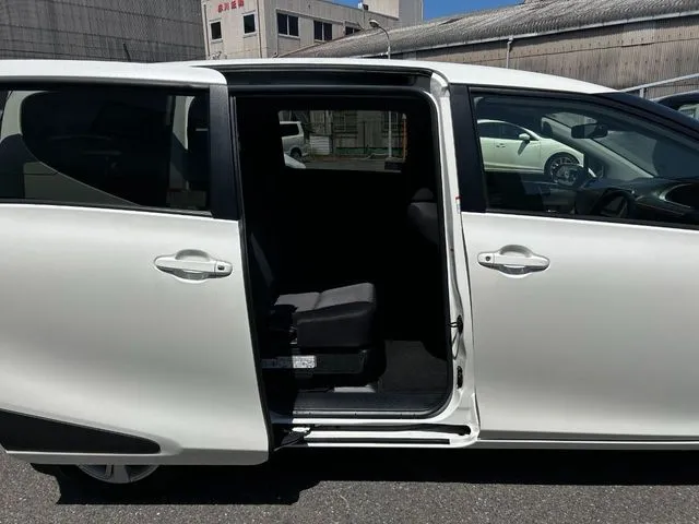 シエンタ ハイブリッド(トヨタ)の車両写真