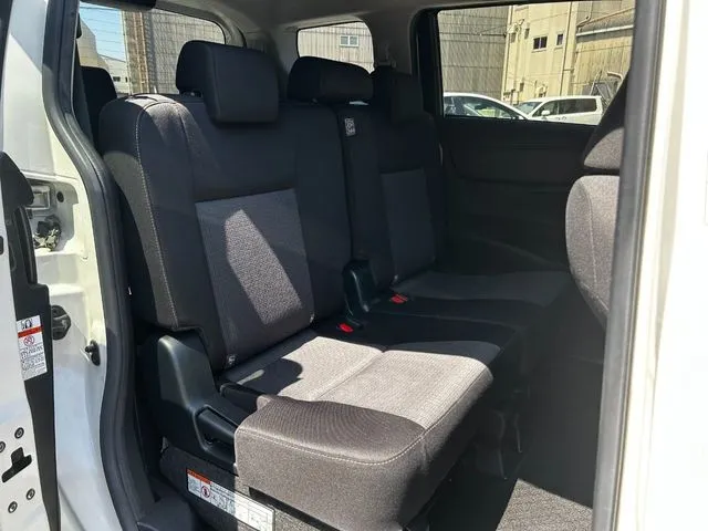 シエンタ ハイブリッド(トヨタ)の車両写真
