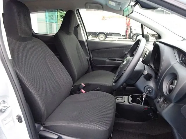 ヴィッツ（トヨタ）の車両写真