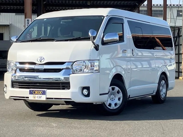 トヨタ ハイエースバン 4WD