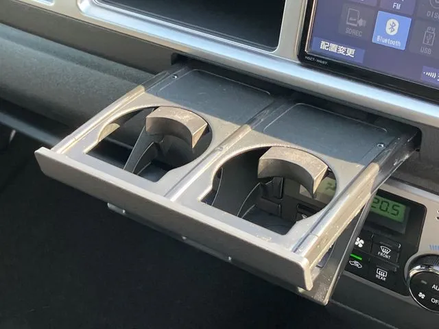 トヨタ ハイエースバン 4WD
