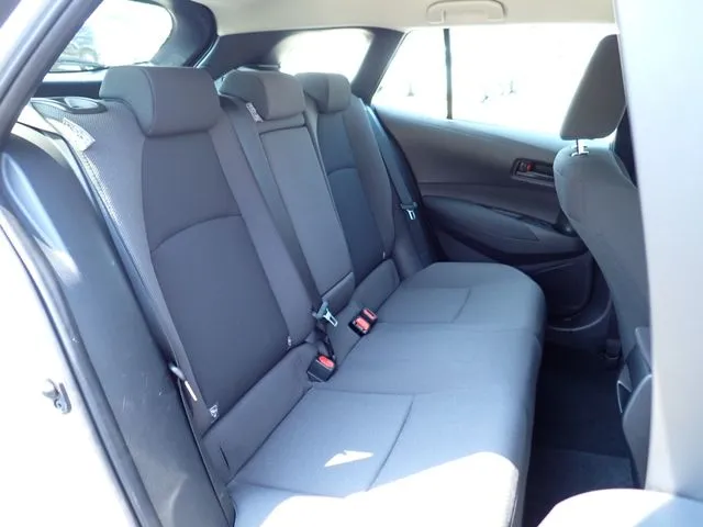カローラ ツーリング ハイブリッド(トヨタ)の車両写真