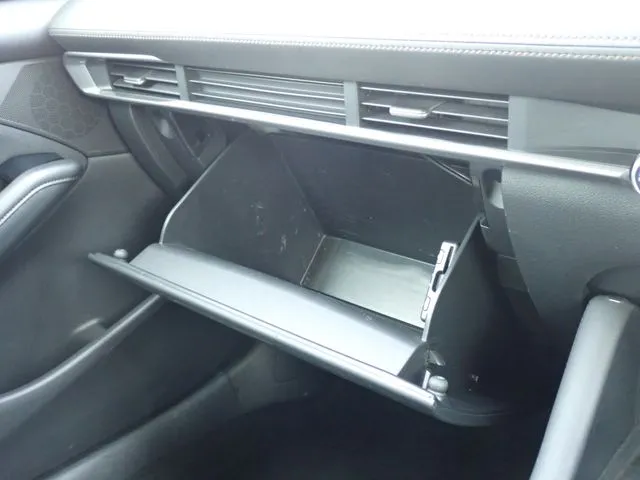 MAZDA3 セダン(マツダ)の車両写真